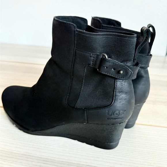 Ugg Indra Waterproof wedge booties leather boot  WEDGE BOOT US black size 10 - Picture 8 of 8